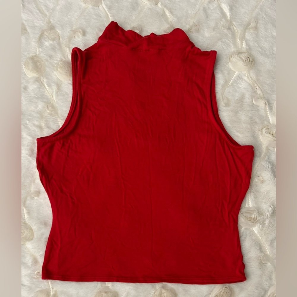 American Eagle 🦅 SEVEN (7) Mixed Women’s assorted Tops and Bralettes - Picture 12 of 16